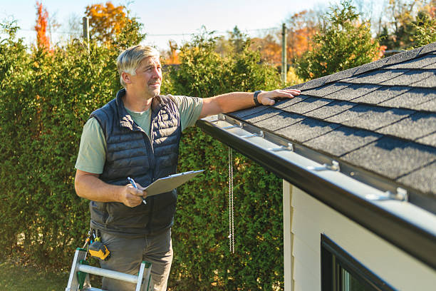 Professional Roofing technician working in Cloverdale, OR